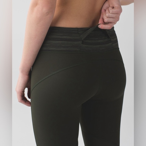 Lululemon Vent It Out Crop - Picture 7 of 9